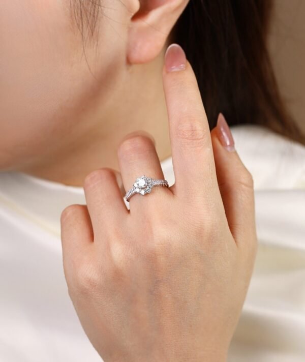 Nhẫn nữ Round White Vẻ Đẹp Của Sự Bí Ẩn N021