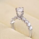 Nhẫn nữ hình vương miện đính kim N020