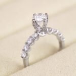 Nhẫn nữ hình vương miện đính kim N020