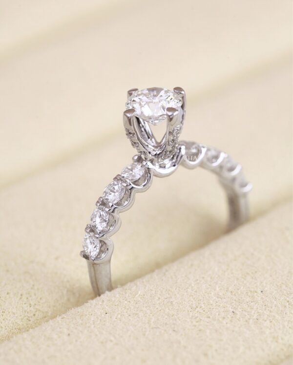 Nhẫn nữ hình vương miện đính kim N020