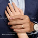 Cặp nhẫn cưới đính kim vàng 18K CNC024