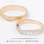 Cặp nhẫn cưới đính kim vàng 18K CNC024