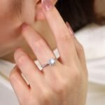 Nhẫn kim cương chủ tròn pavé nhỏ NN026