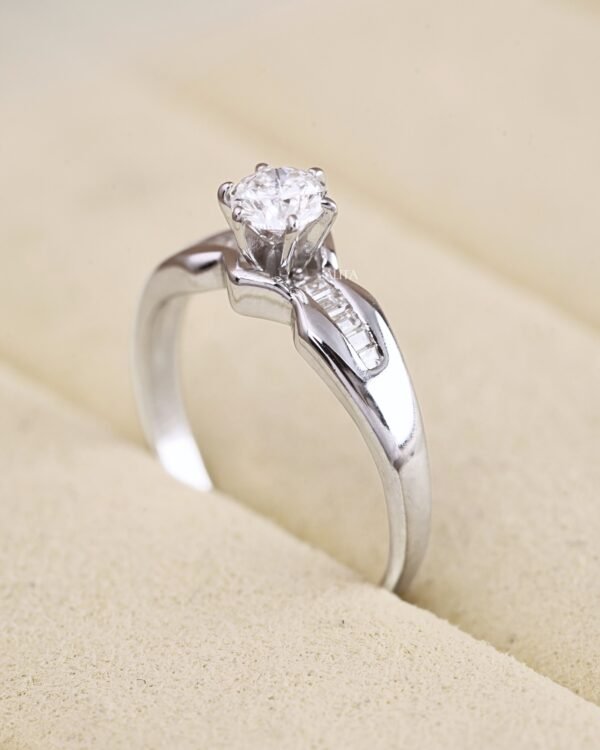 Nhẫn đính hôn kim cương âm 6 chấu NN029