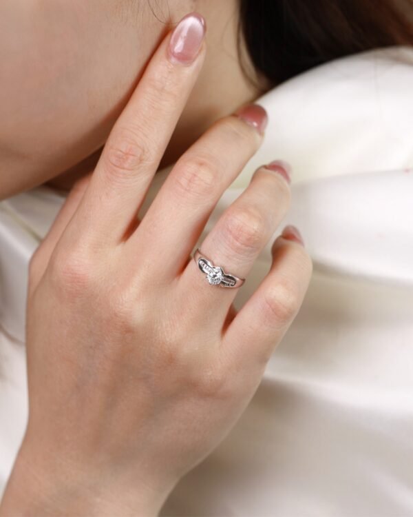 Nhẫn đính hôn kim cương âm 6 chấu NN029