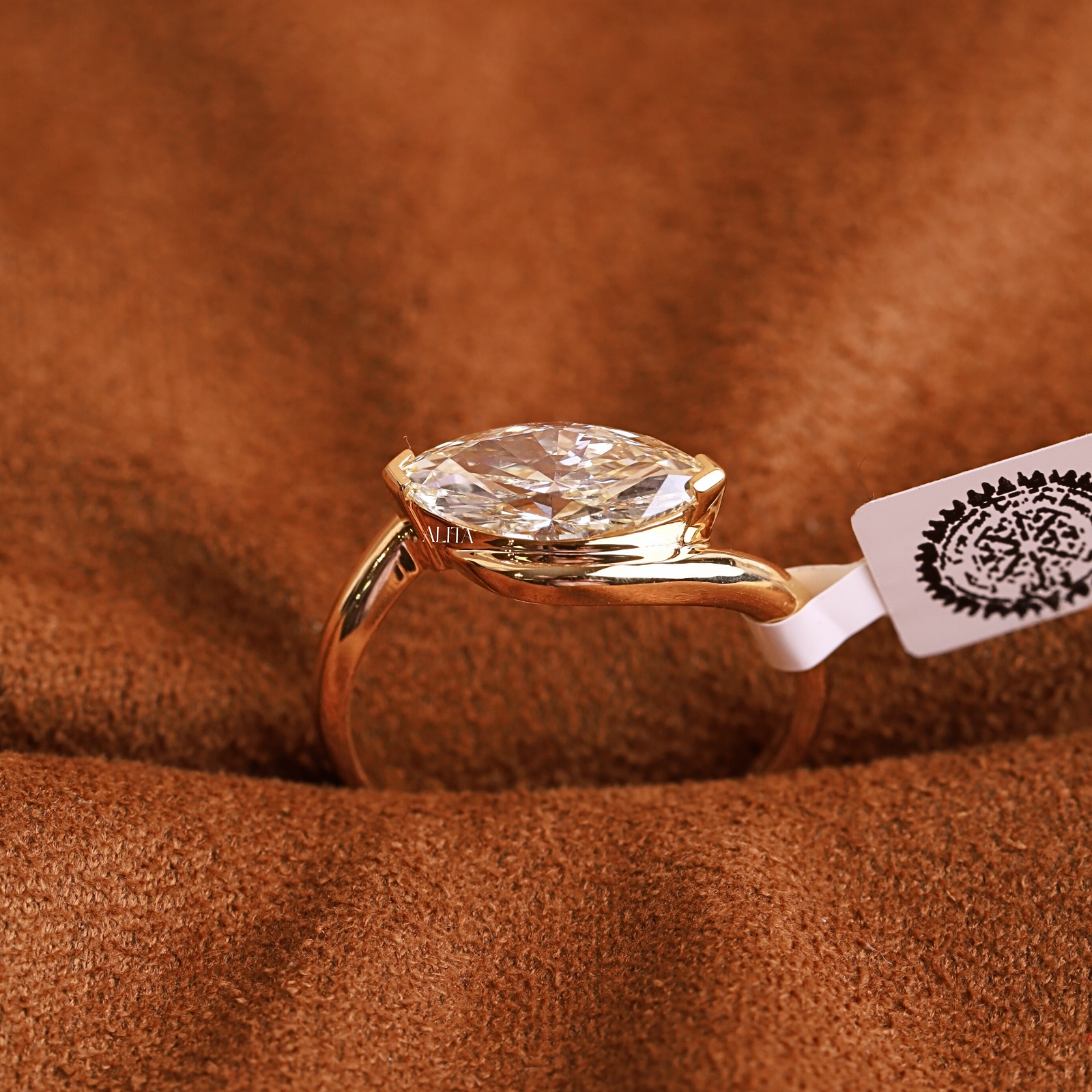 Nhẫn cầu hôn sang trọng Alita Pure Diamond