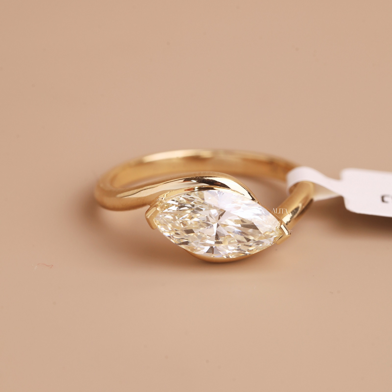 Nhẫn cầu hôn sang trọng Alita Pure Diamond