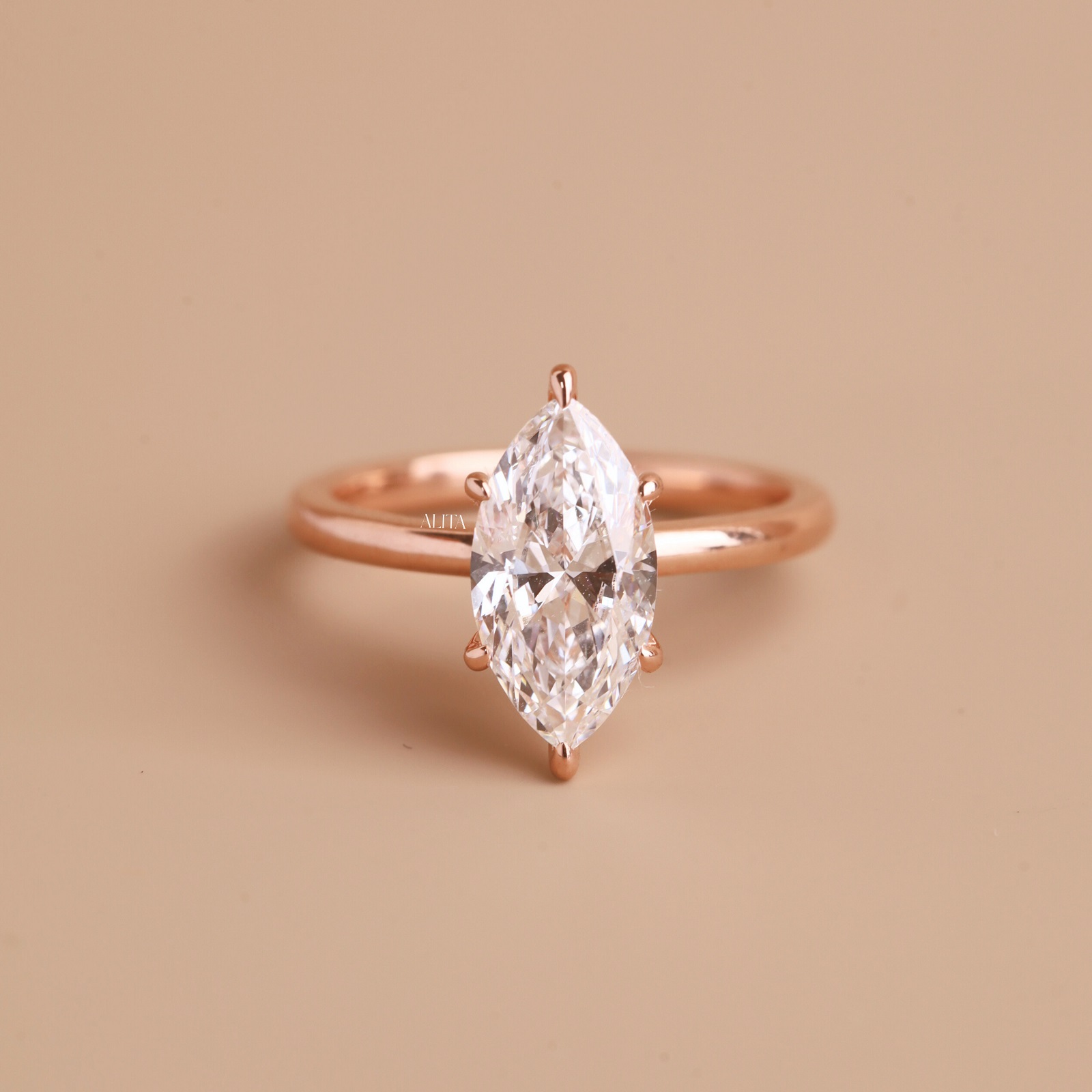 Nhẫn cầu hôn sang trọng Alita Diamond Tear