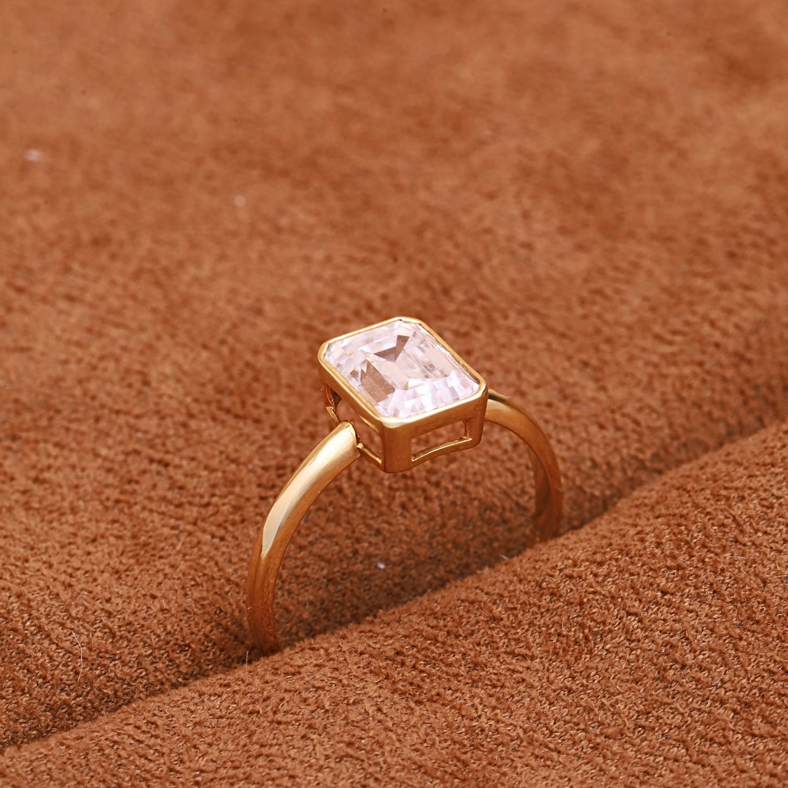 Nhẫn cầu hôn Alita Golden Minimal NN057