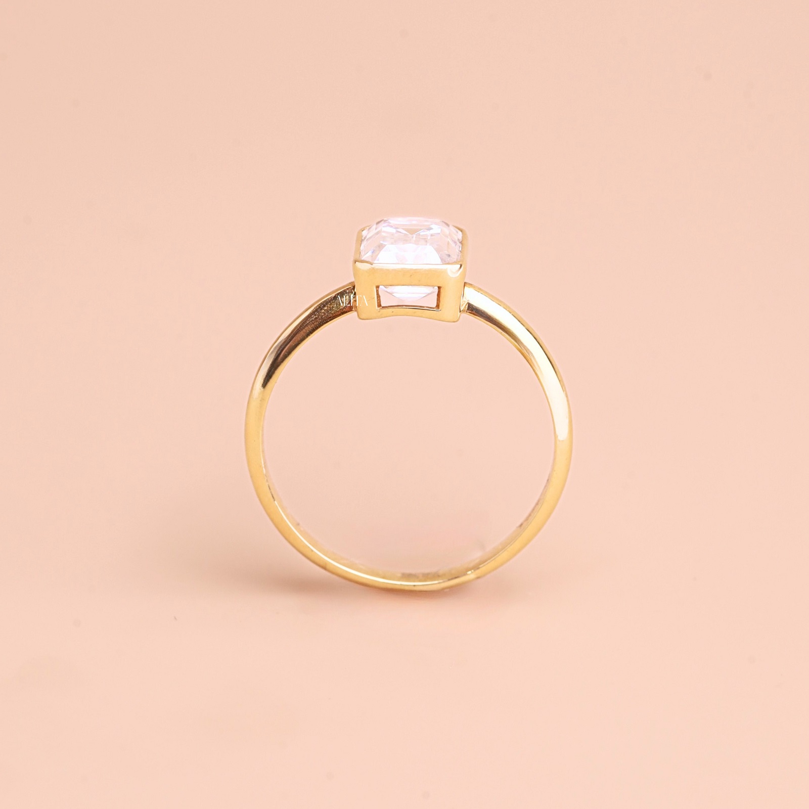 Nhẫn cầu hôn Alita Golden Minimal NN057