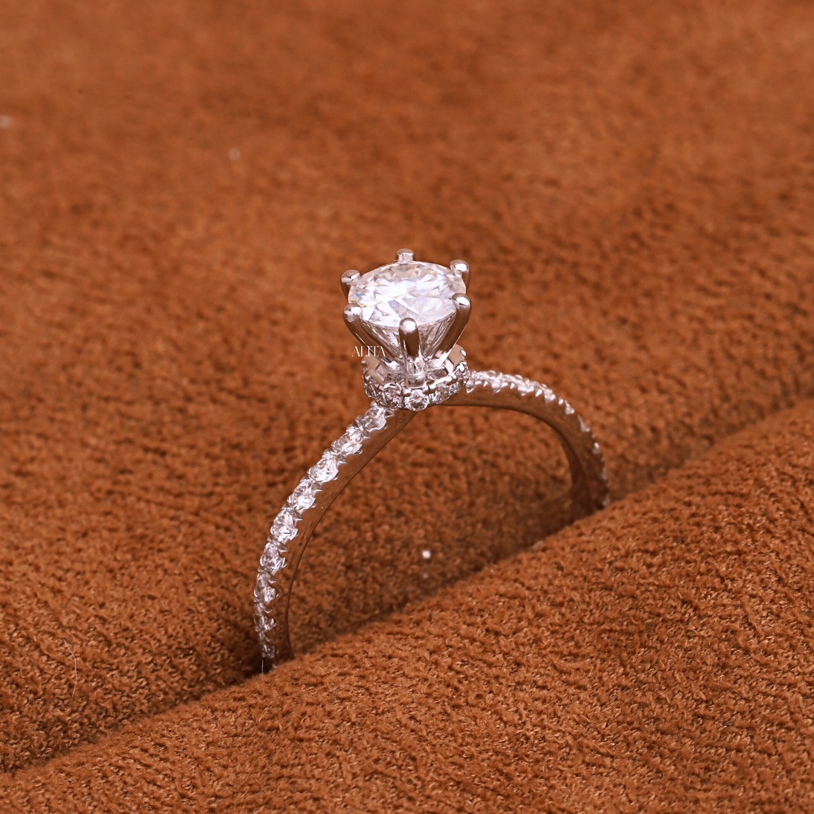 Nhẫn nữ kim cương nhân tạo Eternal Crown NN043