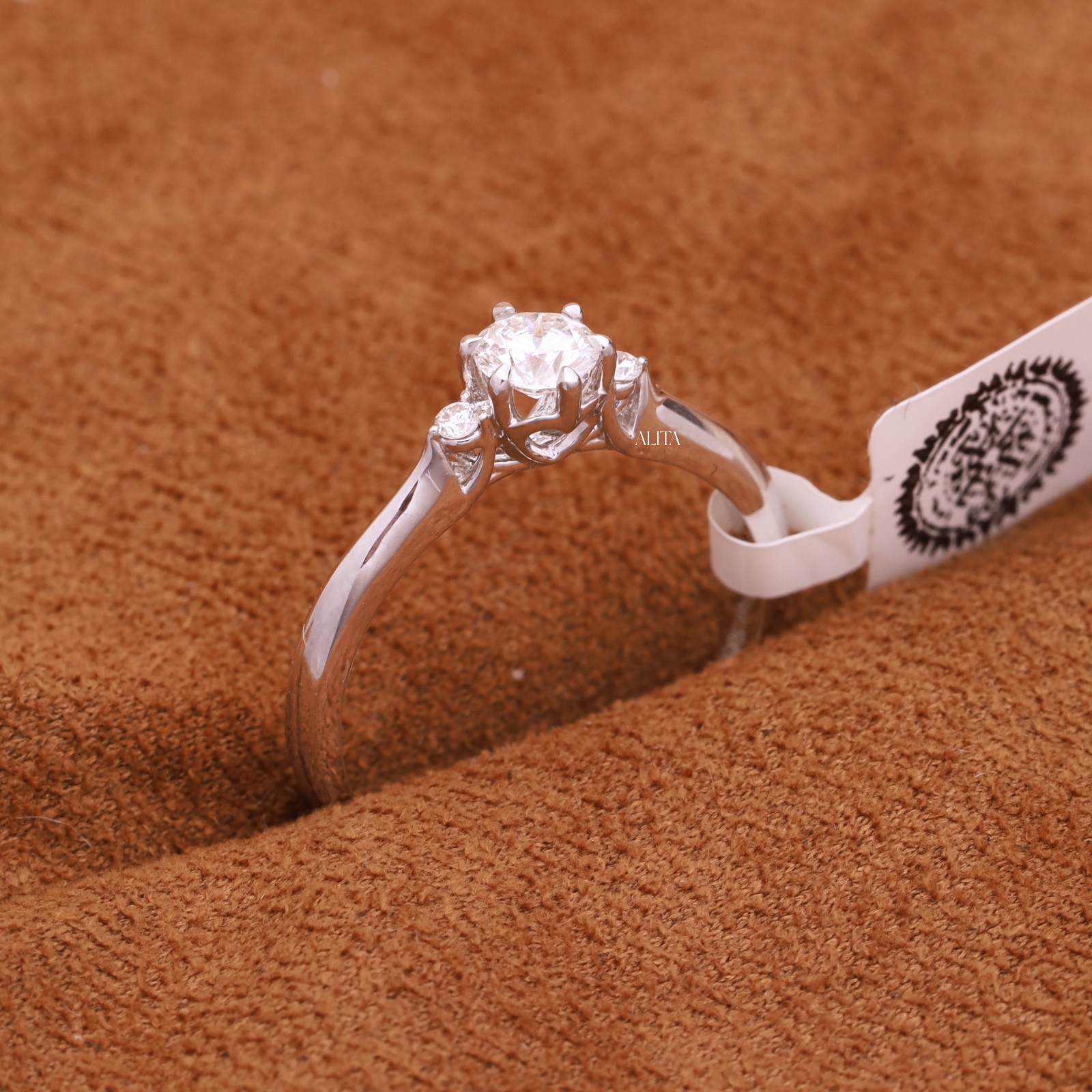 Nhẫn nữ vàng trắng 14K Luna Spark Ring NN031