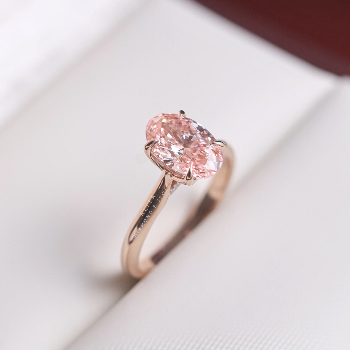 Nhẫn kim cương hồng Oval 1.5 Carat NN045