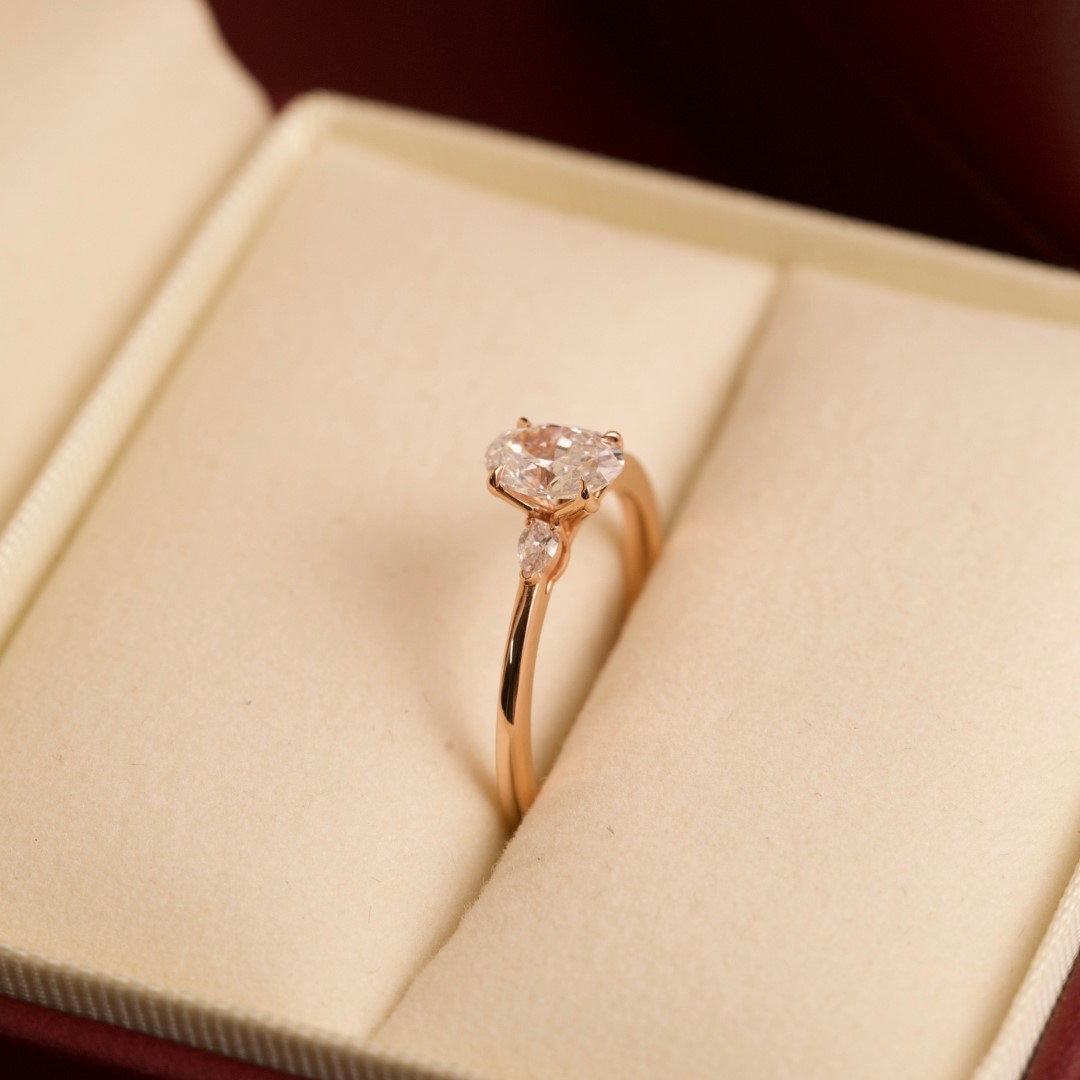 Nhẫn đính hôn kim cương Elara Gold NN062
