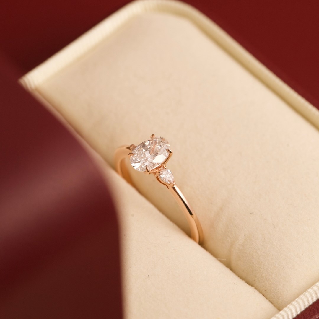Nhẫn đính hôn kim cương Elara Gold NN062