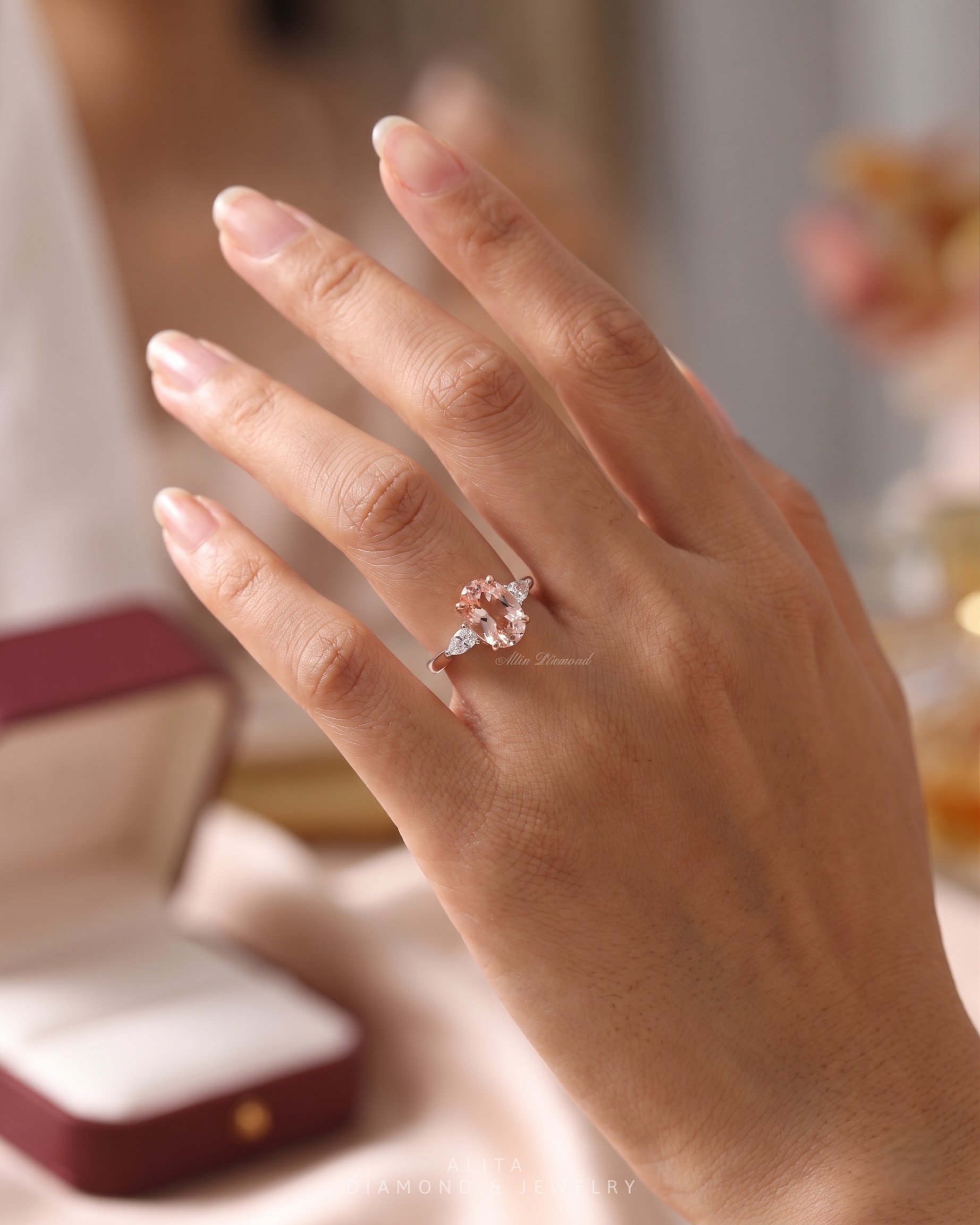 Nhẫn cầu hôn kim cương hồng Laurel of Love CNC039