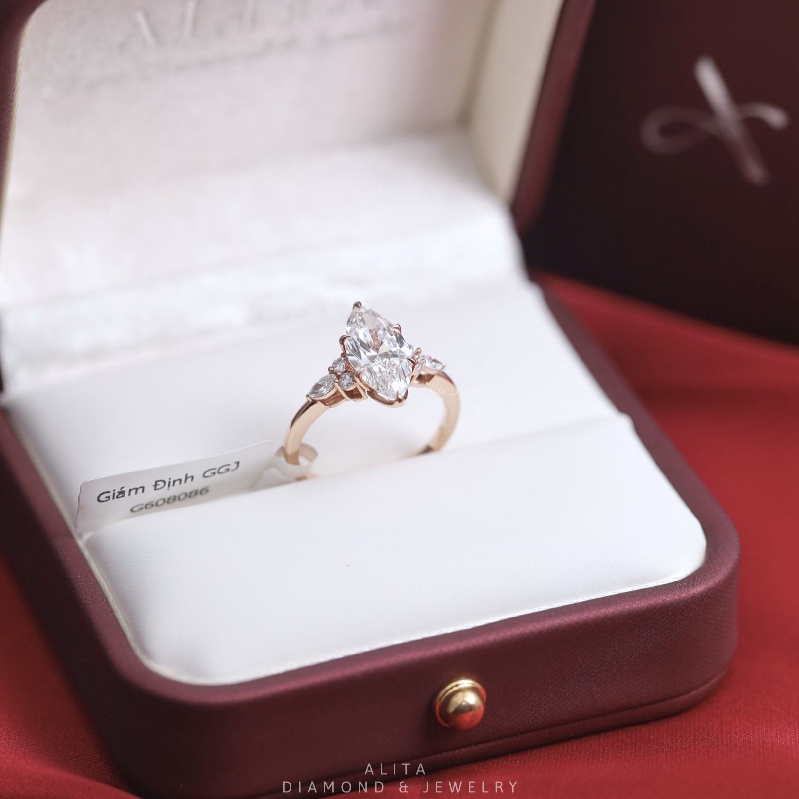 Nhẫn cầu hôn kim cương lab grown Marquise Promise