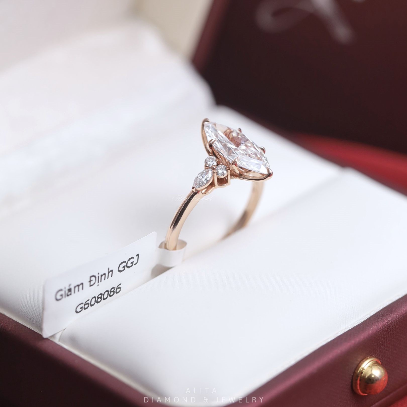 Nhẫn cầu hôn kim cương lab grown Marquise Promise