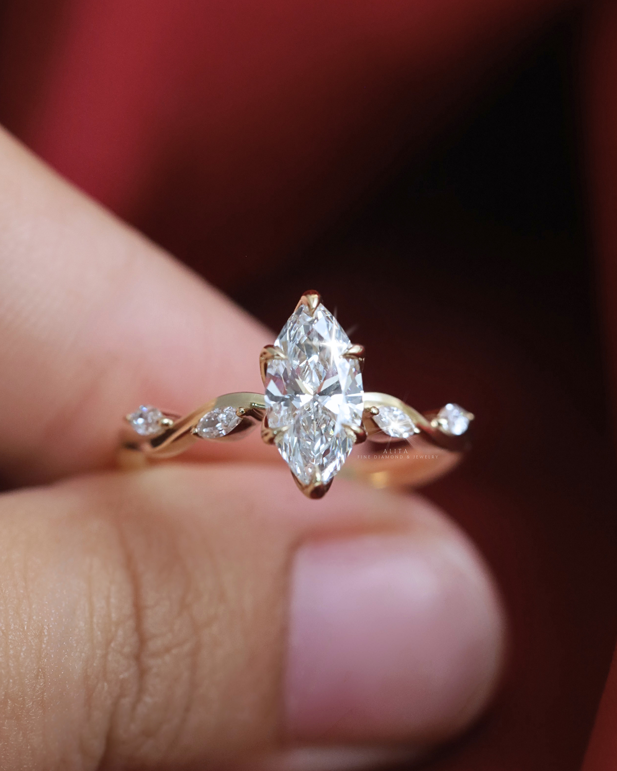 Nhẫn Cầu Hôn Marquise Twist – Eternal Love NN051