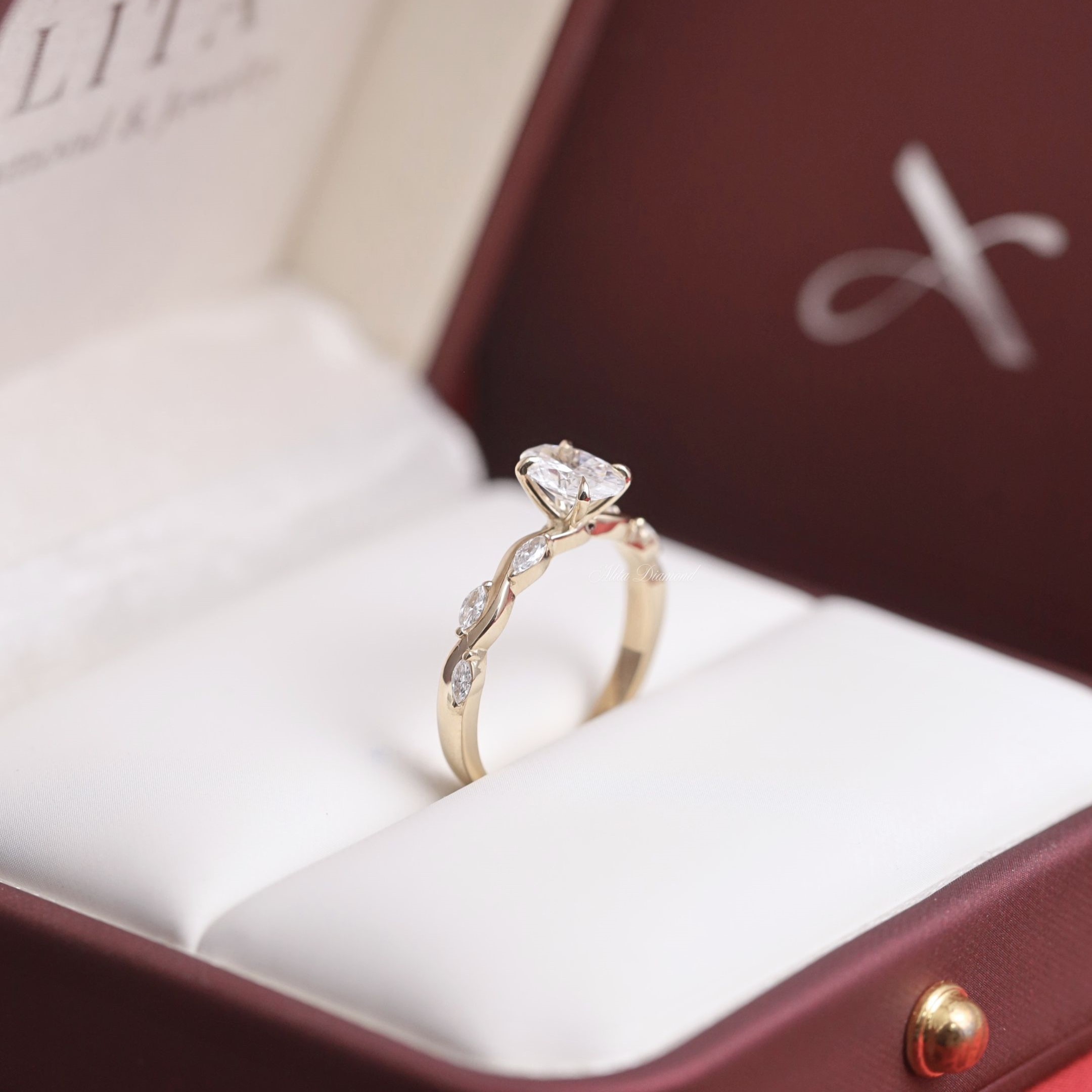 Nhẫn Cầu Hôn Vàng 14K Leaf of Love NN054