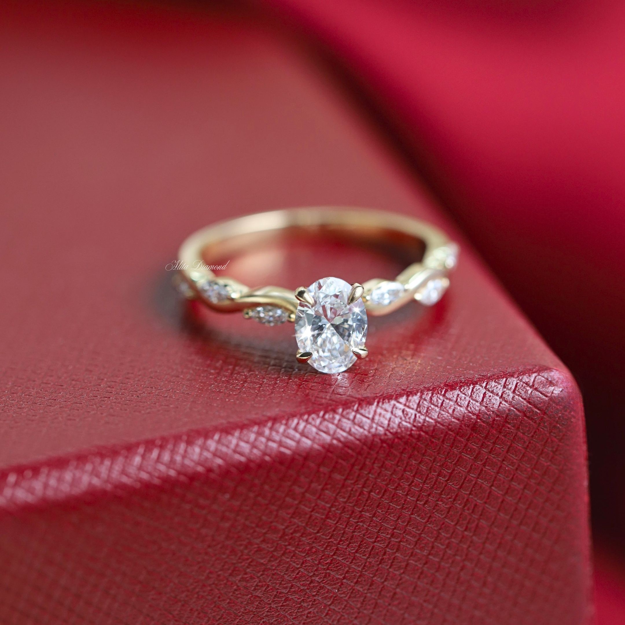 Nhẫn Cầu Hôn Vàng 14K Leaf of Love NN054
