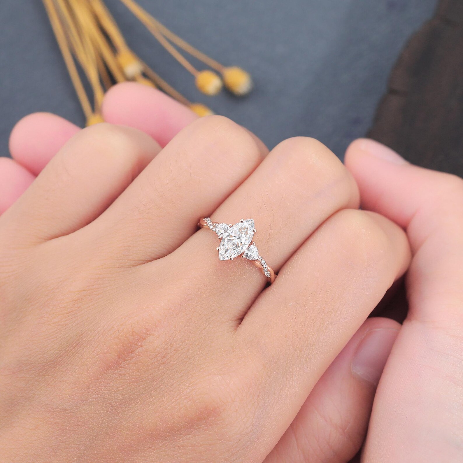 Nhẫn cầu hôn vàng 14K Marquise Twist Three-Stone NN063